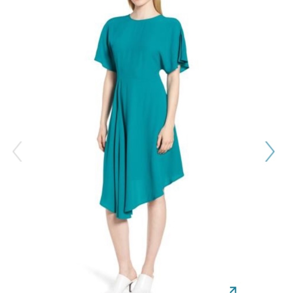 Lewit Asymmetrical slit sleeve crepe dress